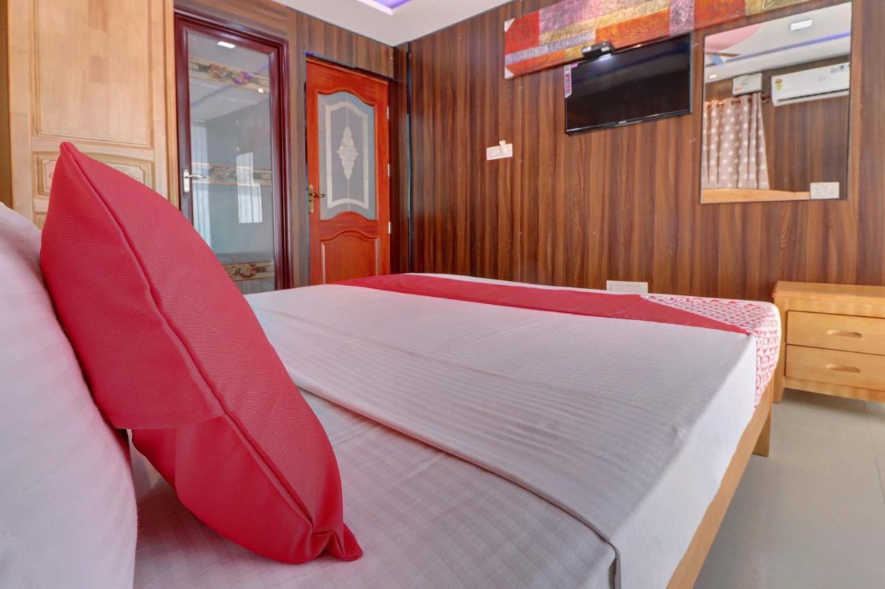 โอโย 24245 Dv เรซิเดนซี Hotel Bhadravati ภายนอก รูปภาพ